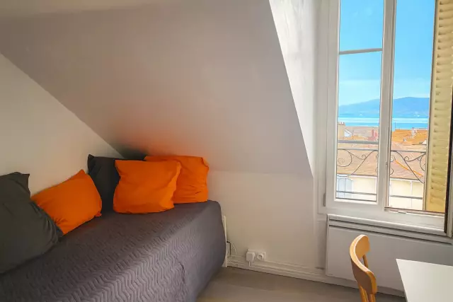 Location studio meublé Évian vue lac lac léman
