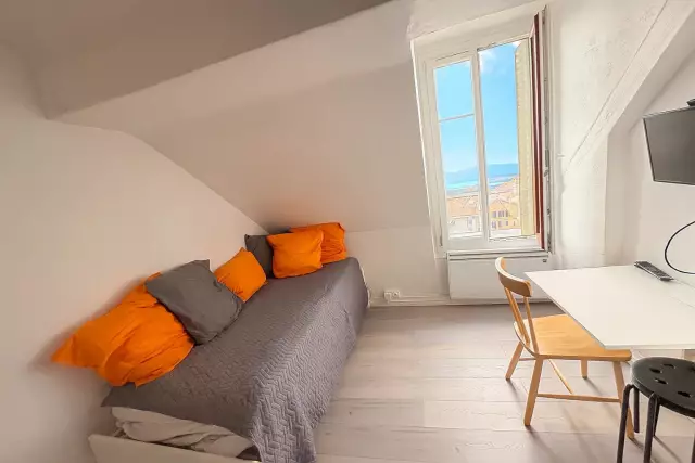 Furnished studio apartment in Evian city center with Lake Geneva view, ideal for expats.