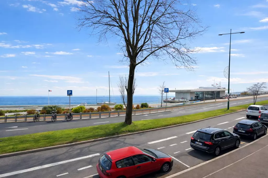 Ferry terminal to Lausanne in Evian-les-Bains city center, 3-minute walk from the apartment.